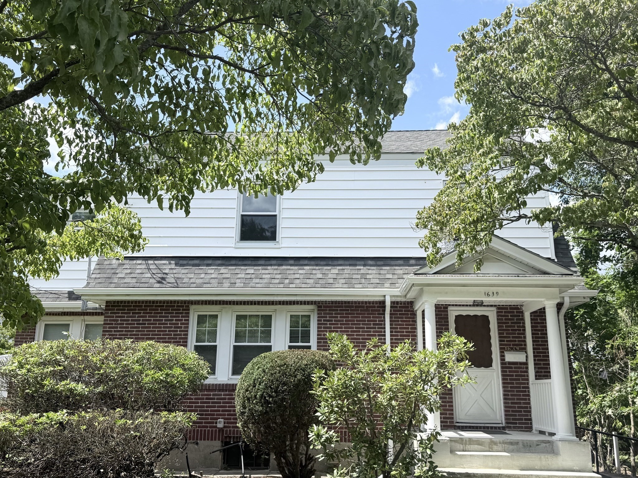 1639 Washington St Property Photo 1