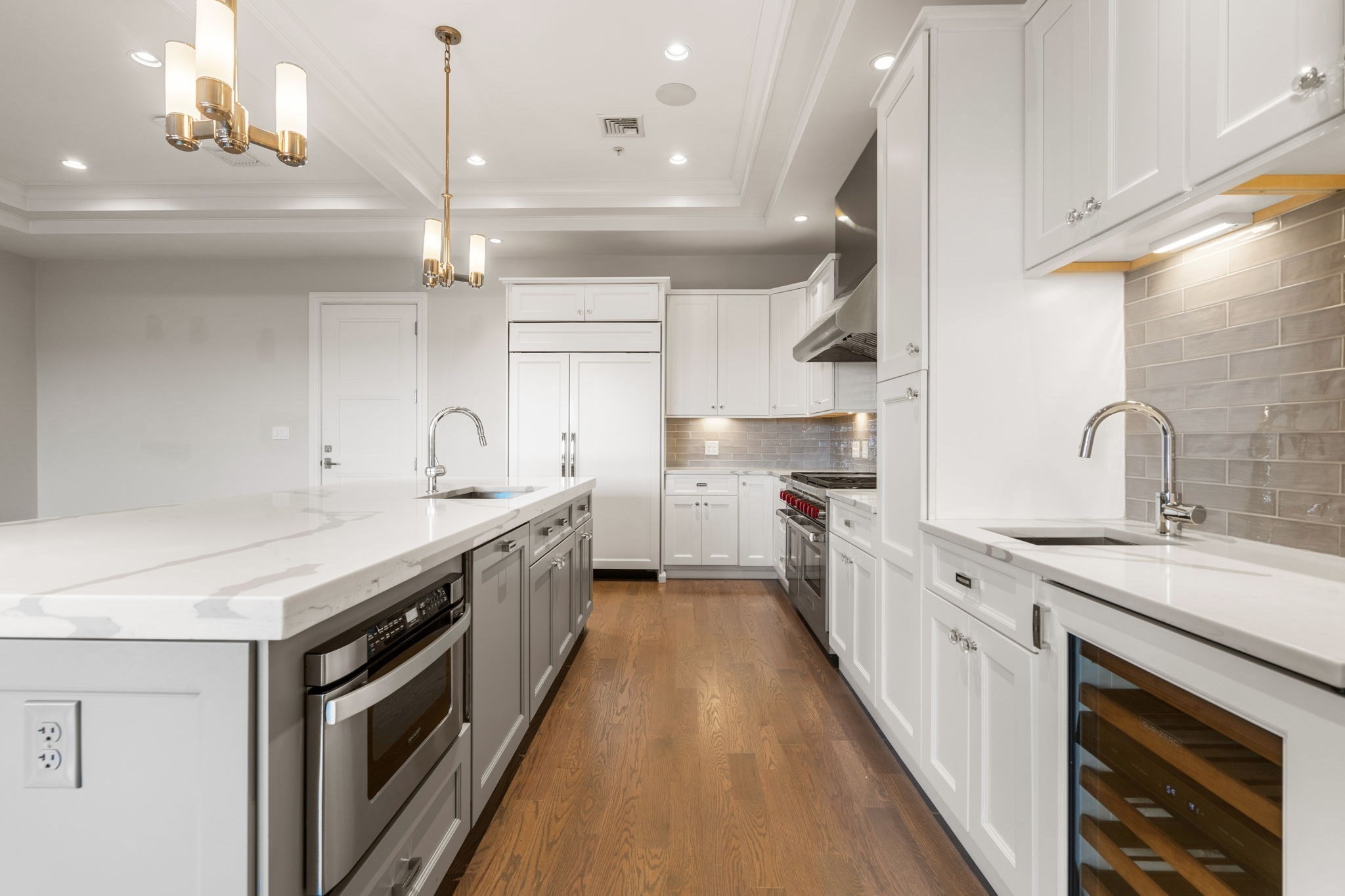 621 East 1st Street # D3 Property Photo 2
