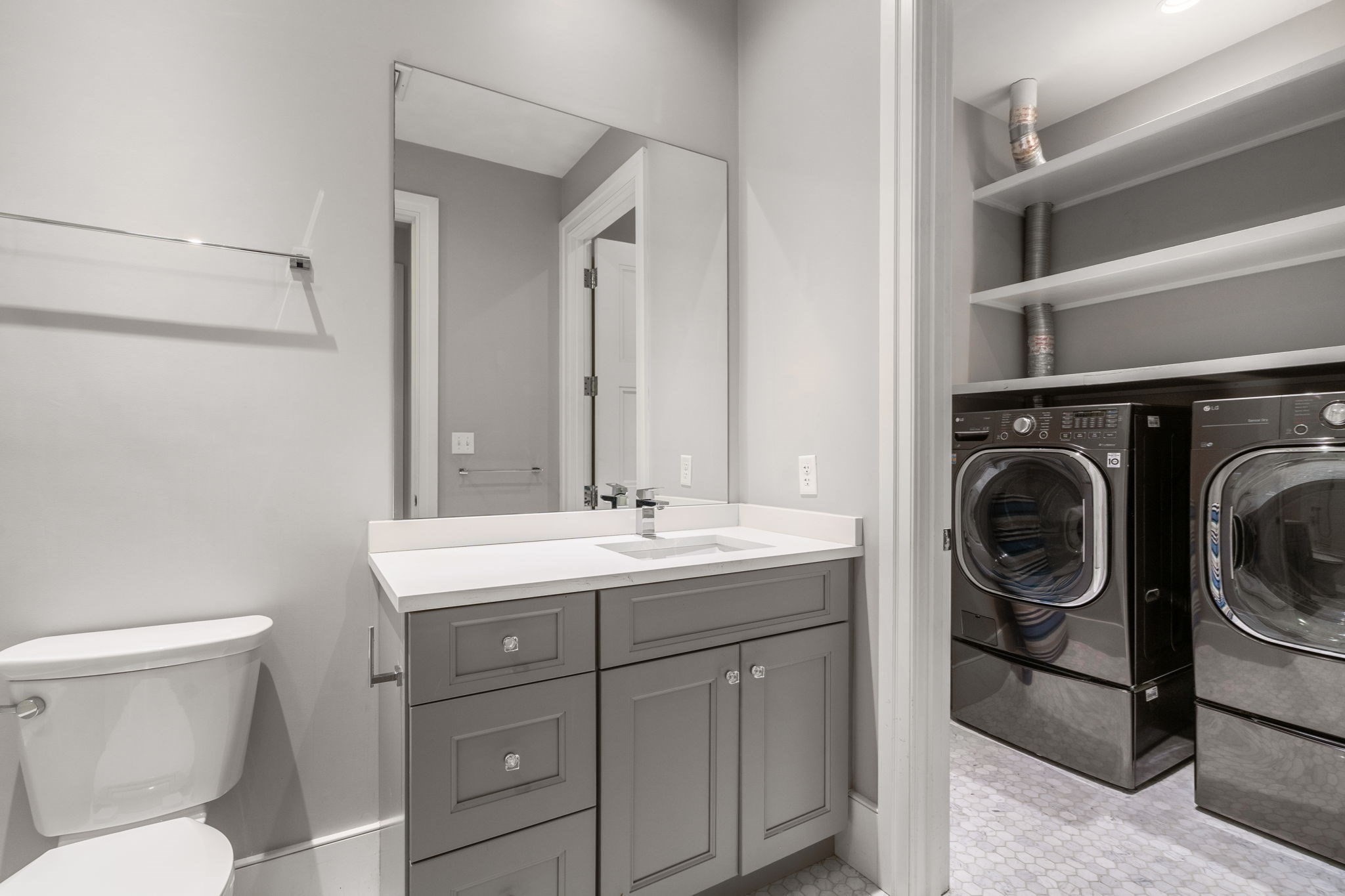 621 East 1st Street # D3 Property Photo 11