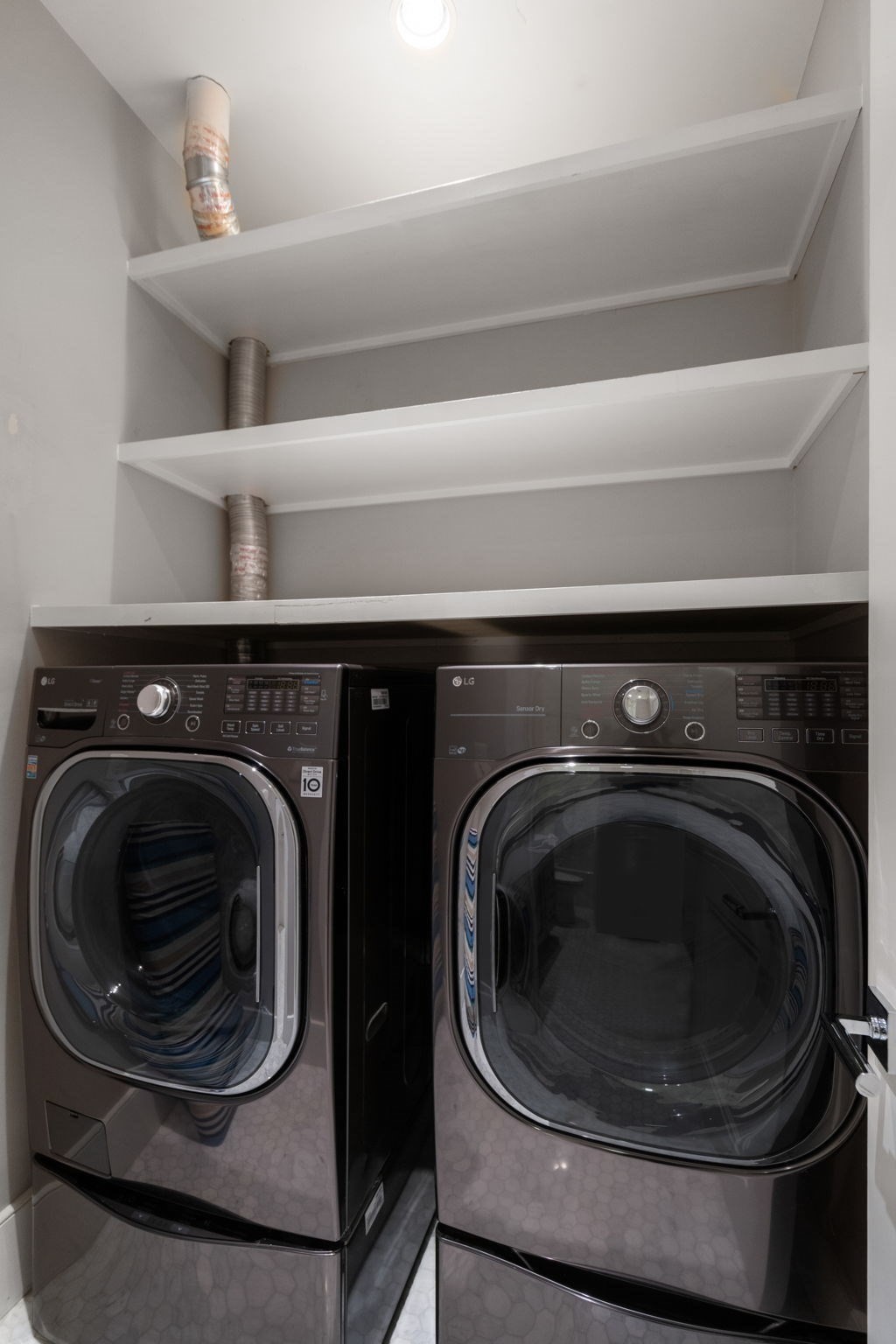621 East 1st Street # D3 Property Photo 12