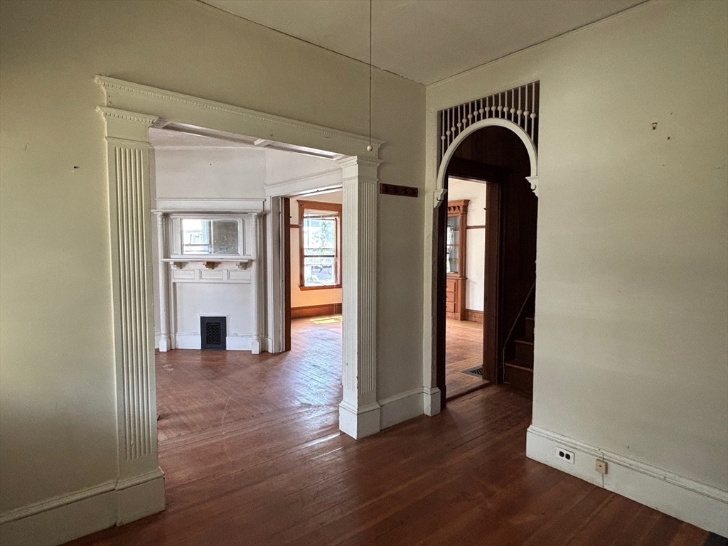 69 Bay State Ave Property Photo 4