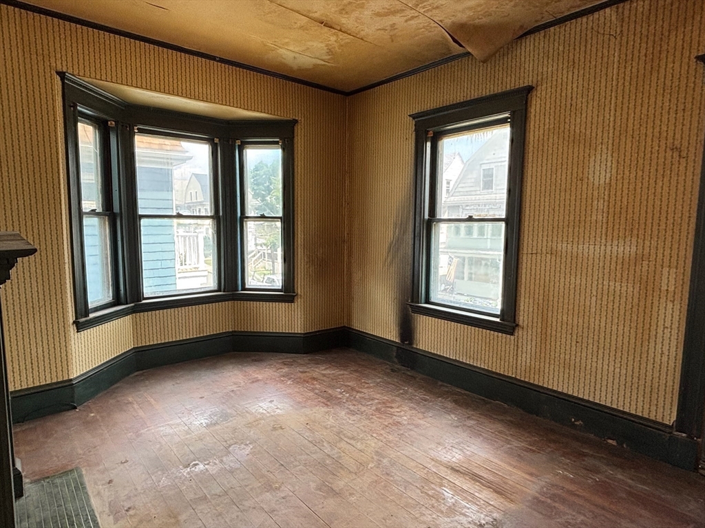 69 Bay State Ave Property Photo 8