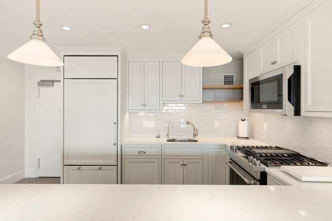 9 Hawthorne Pl # 14h Property Photo 8