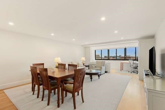 9 Hawthorne Pl # 14h Property Photo 11