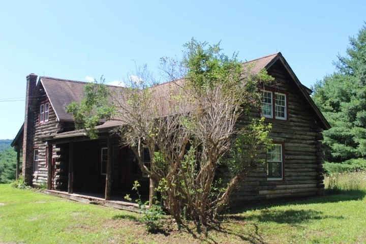 1352 Ashfield Rd Property Photo 4