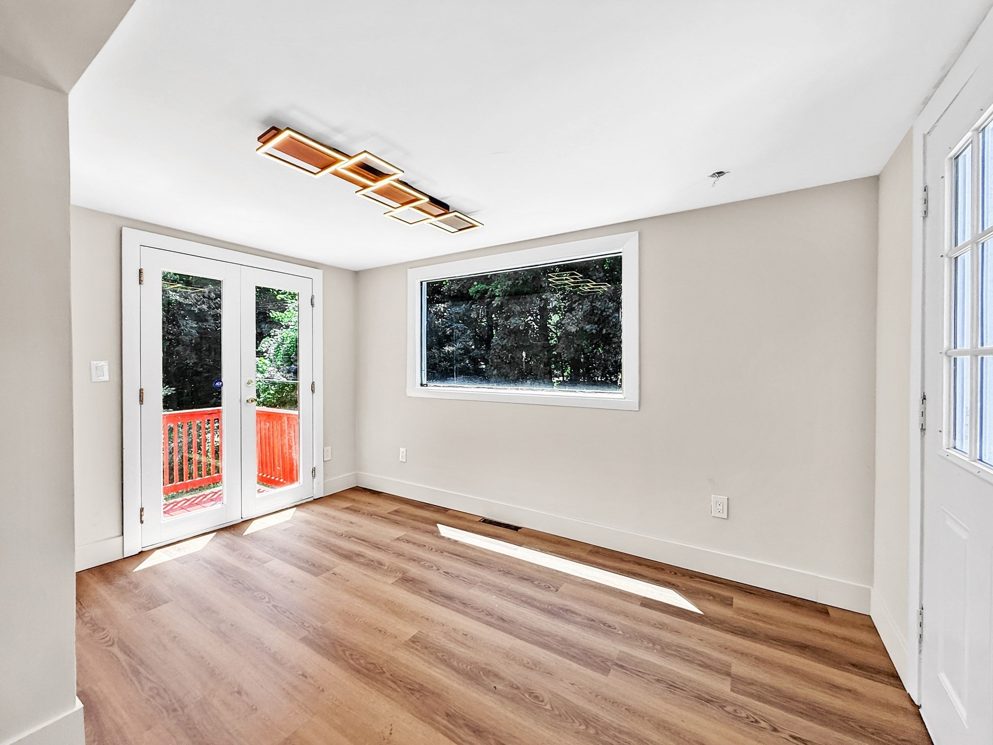 89 Goodale St Property Photo 7