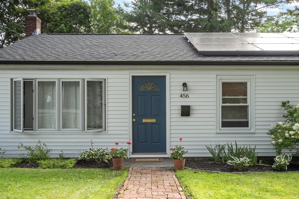 456 Mower Street Property Photo 3