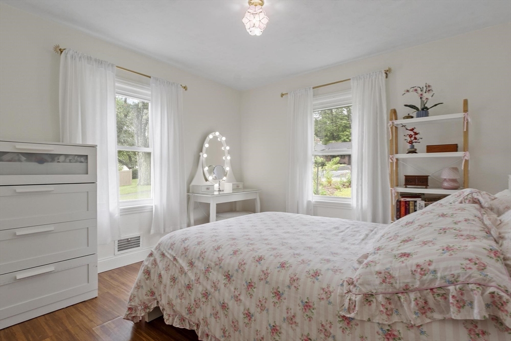 456 Mower Street Property Photo 18