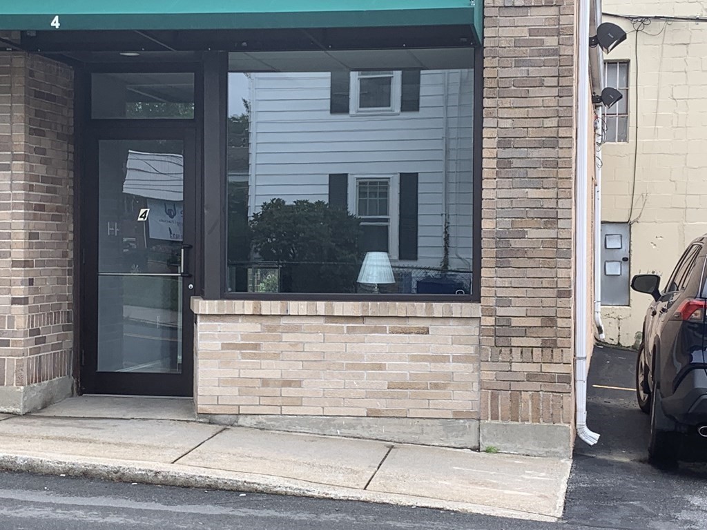 4 Bow Street Property Photo 1