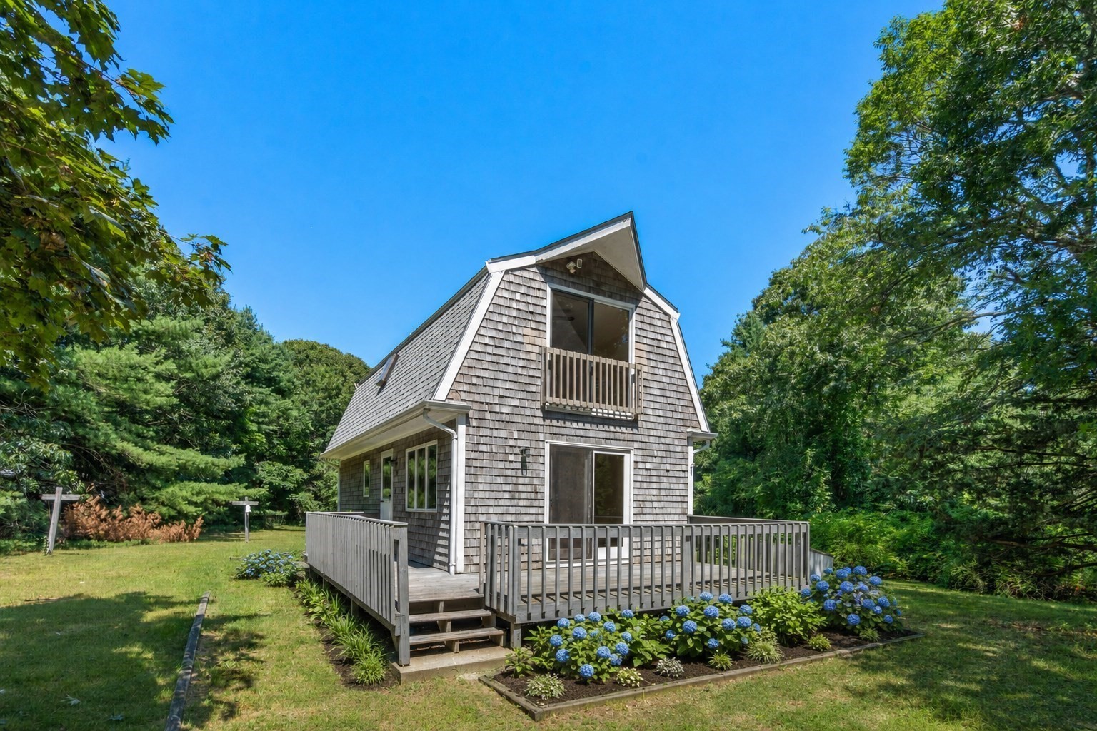 32 Acushnet Rd Property Photo 1