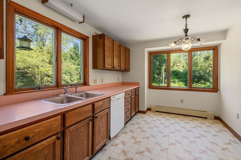 32 Acushnet Rd Property Photo 13