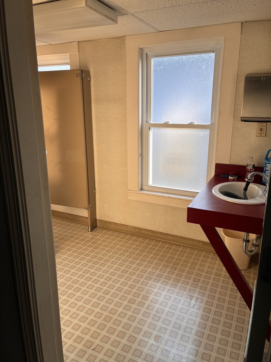 46 West Broadway Property Photo 14