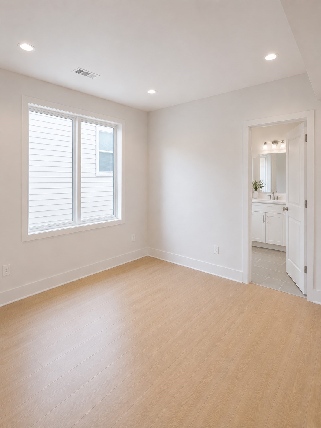 53 Burrell # 2 Property Photo 6
