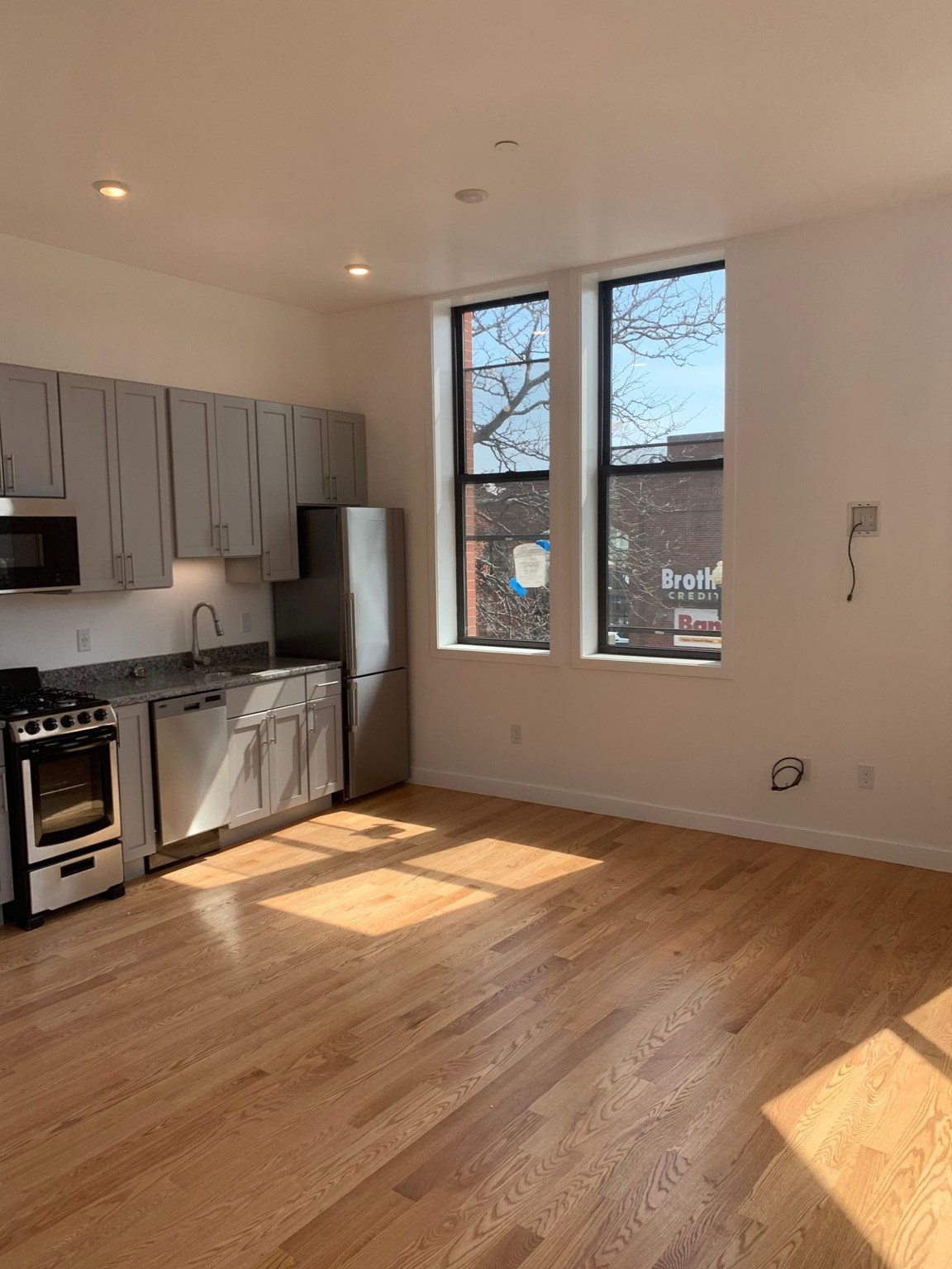 64 Market St # 303 Property Photo 2