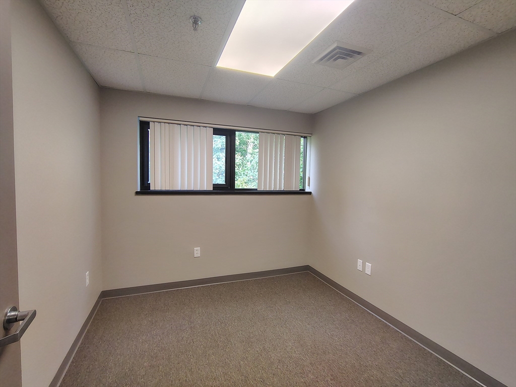 511 West Grove St # 302 Property Photo 6