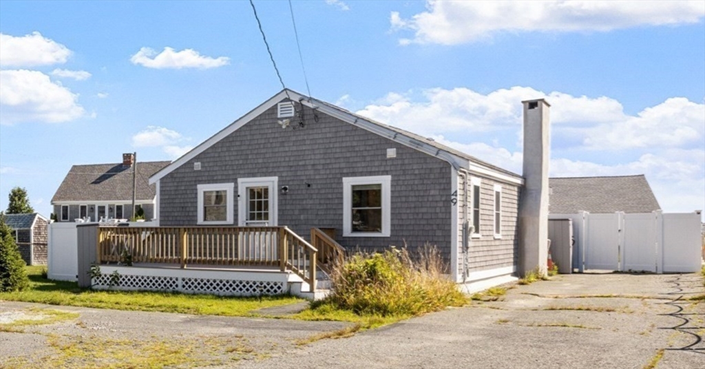 49 Freeman Ave Property Photo 1