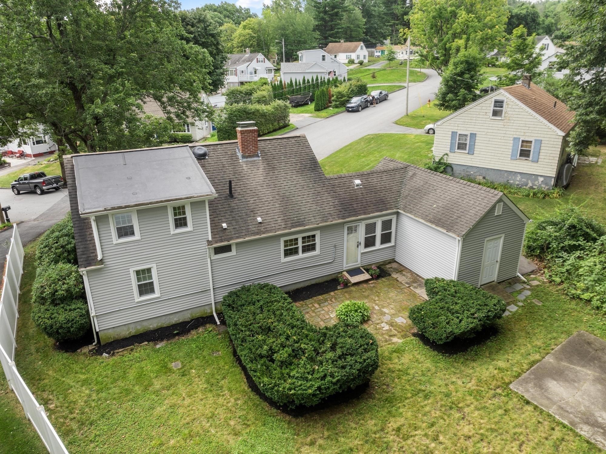 14 Meadow Ln Property Photo 3
