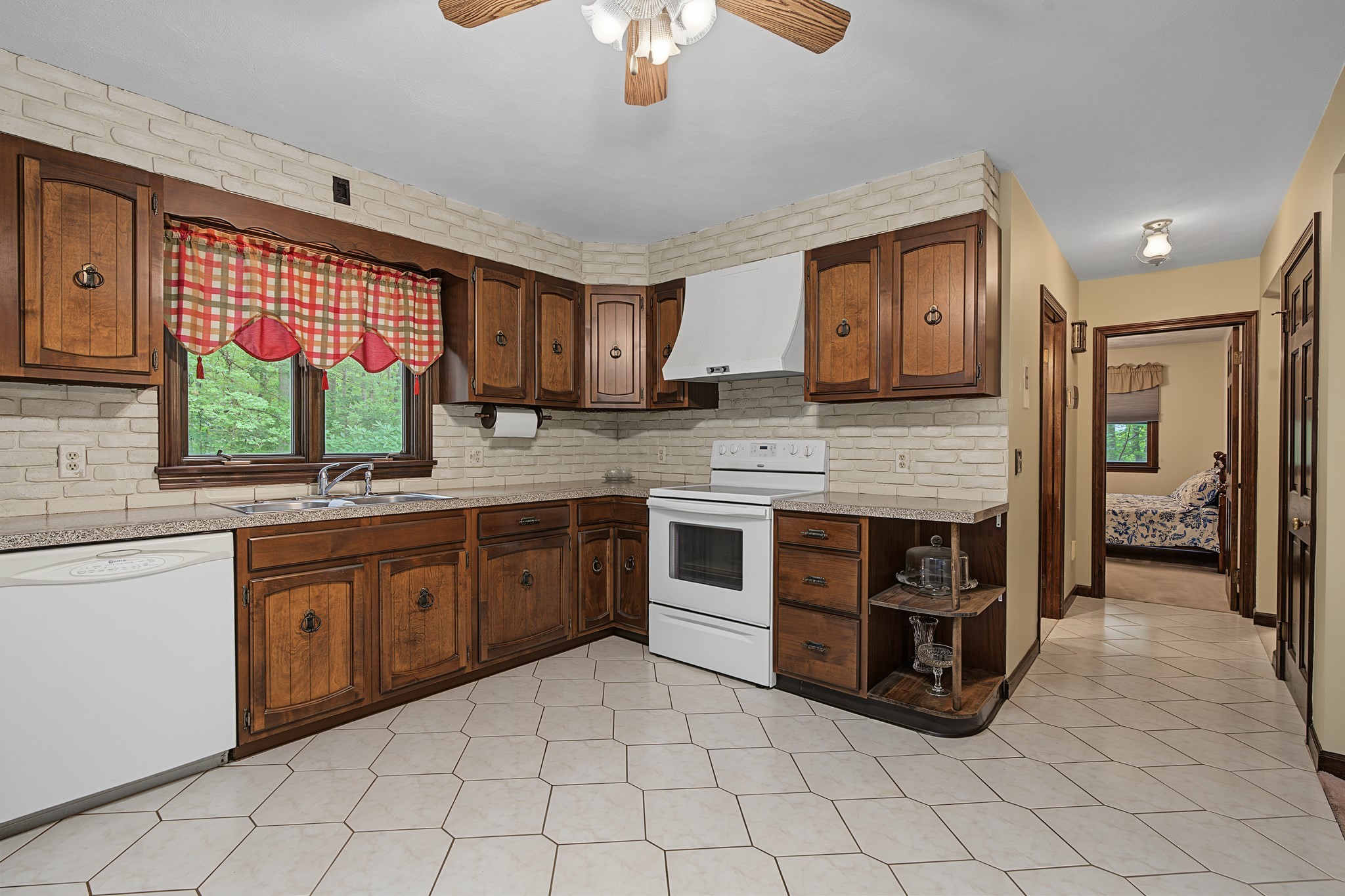 27 Peck Hill Road Property Photo 10