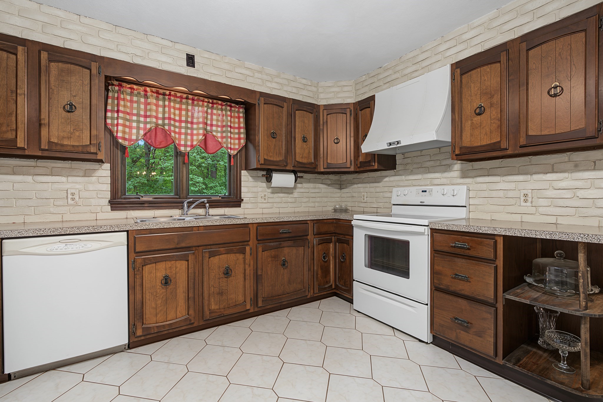 27 Peck Hill Road Property Photo 11