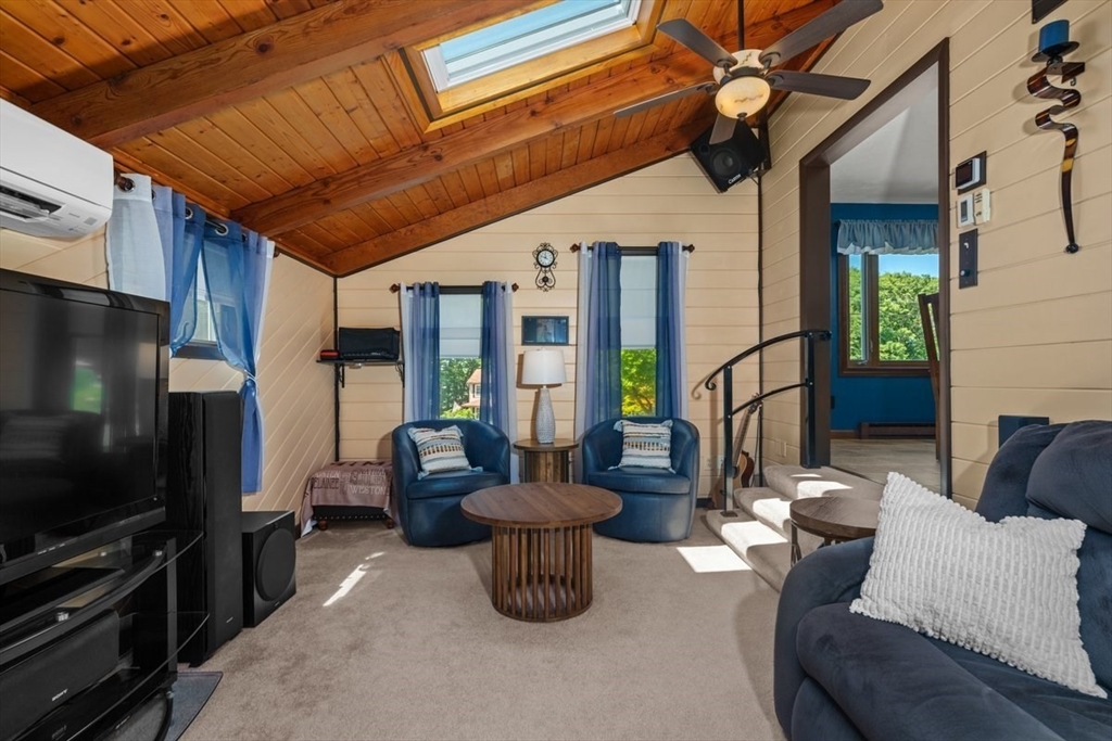 33 Scenic Ave Property Photo 12