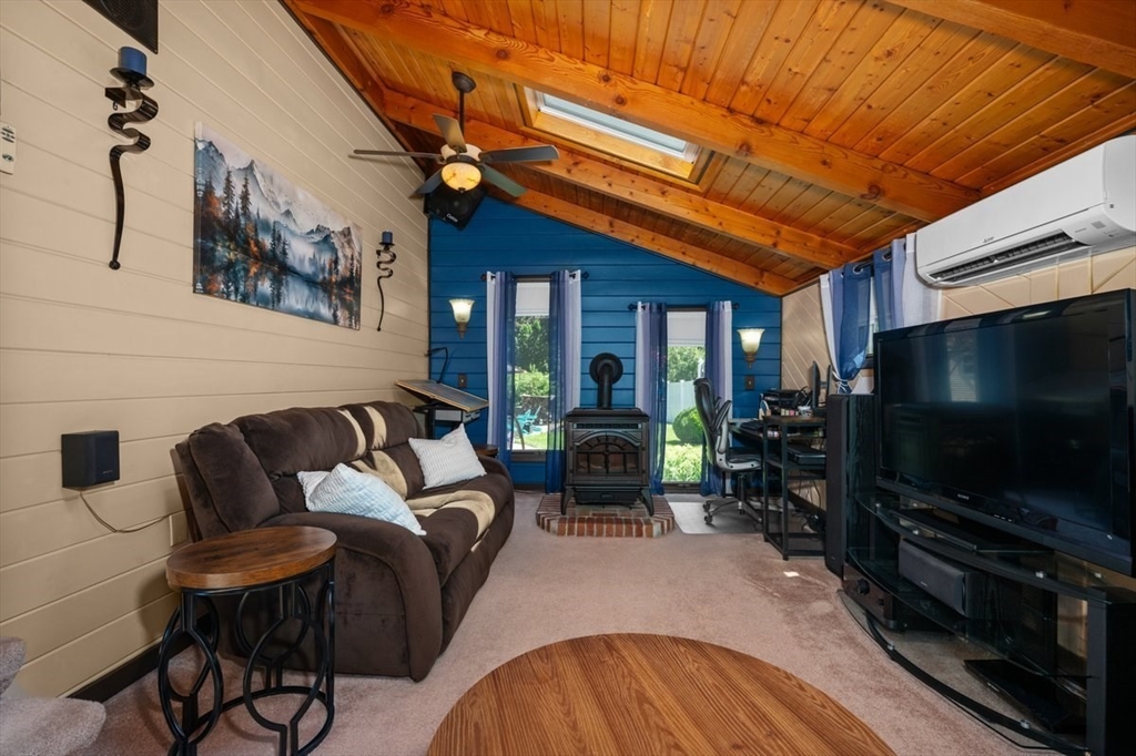 33 Scenic Ave Property Photo 13