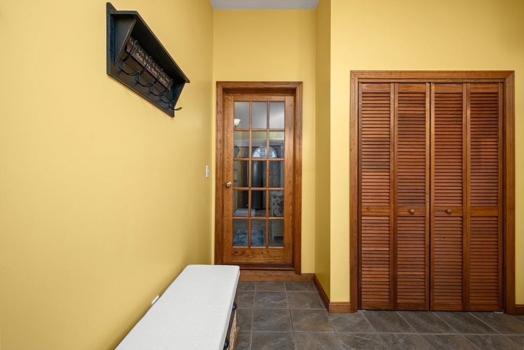 33 Scenic Ave Property Photo 14