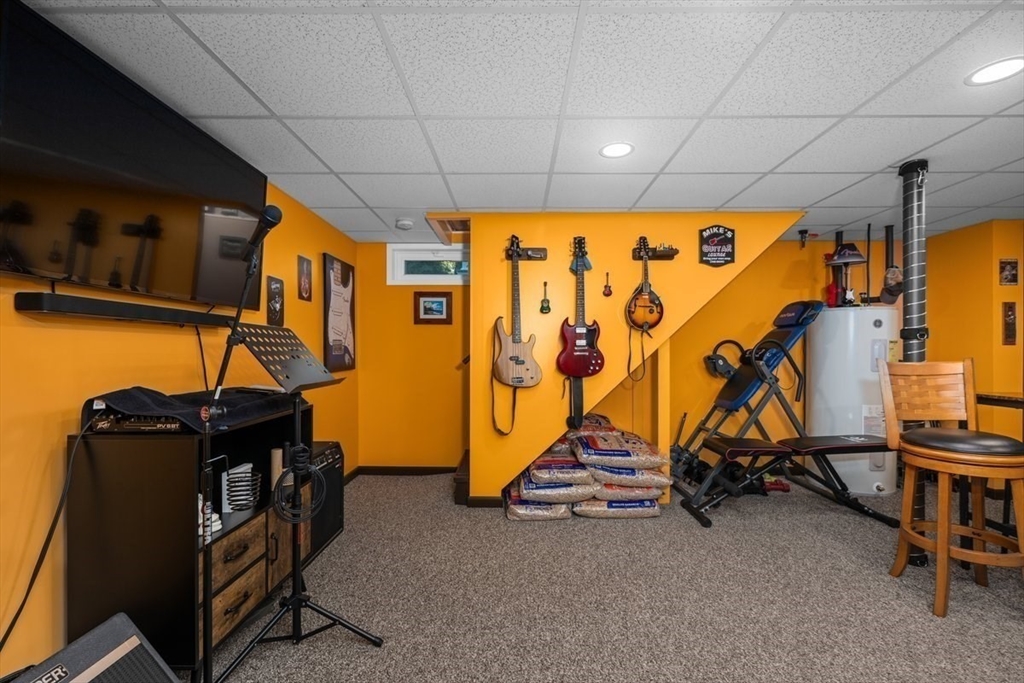 33 Scenic Ave Property Photo 23