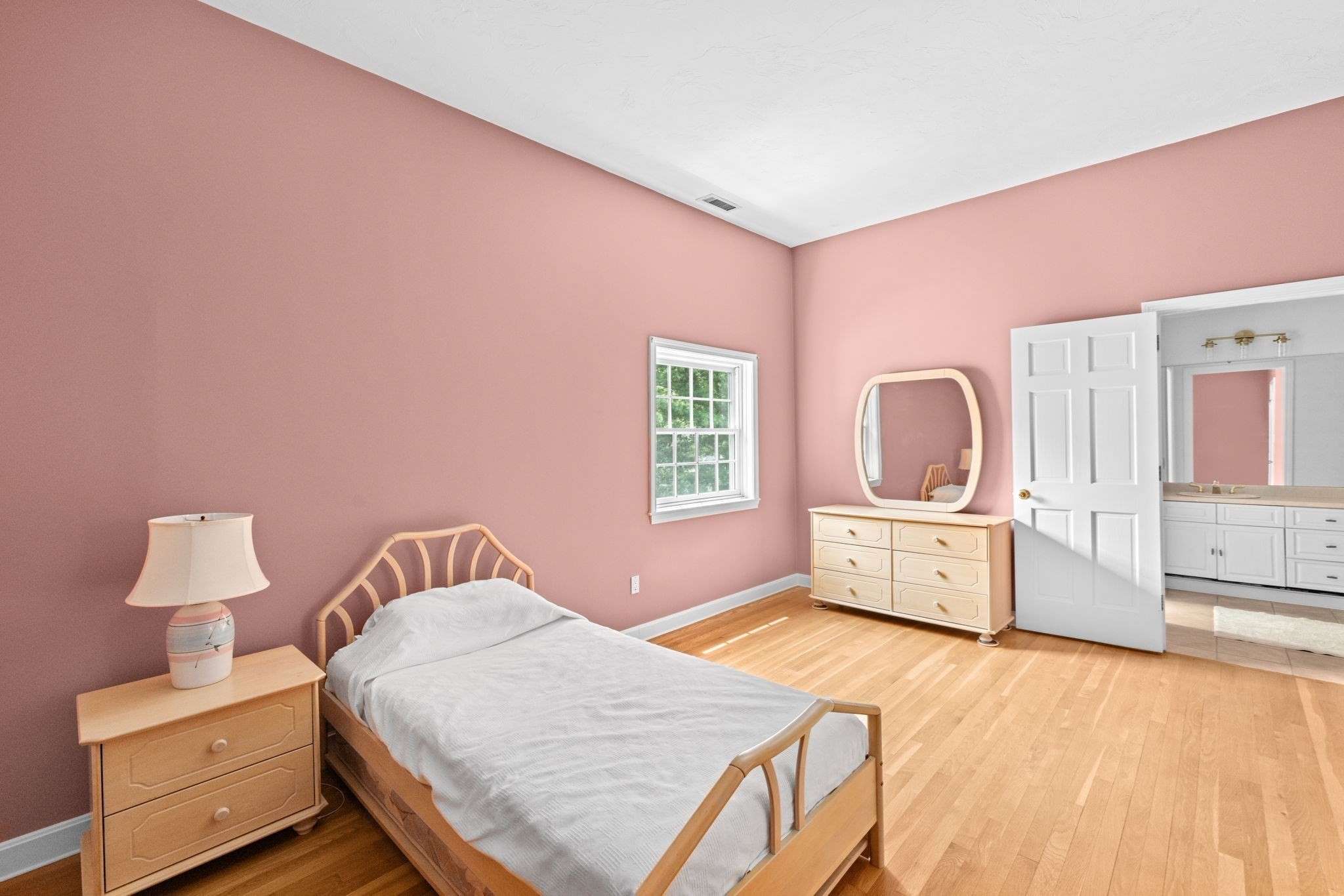 105 East St Property Photo 22