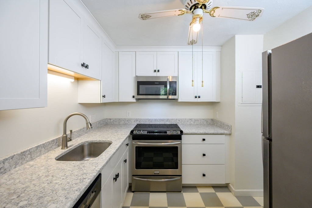 25 Woodsum Drive # 7 Property Photo 1