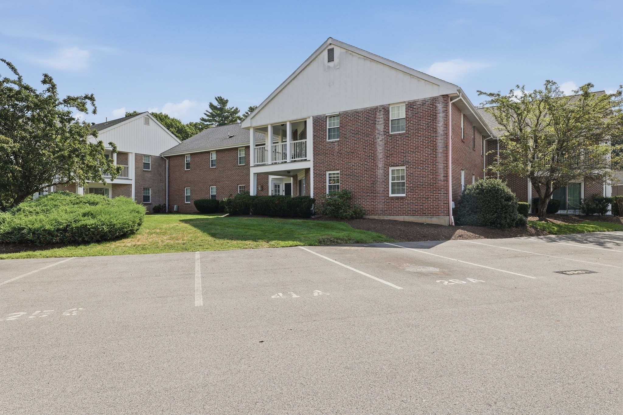 25 Jessica Dr # A Property Photo 1