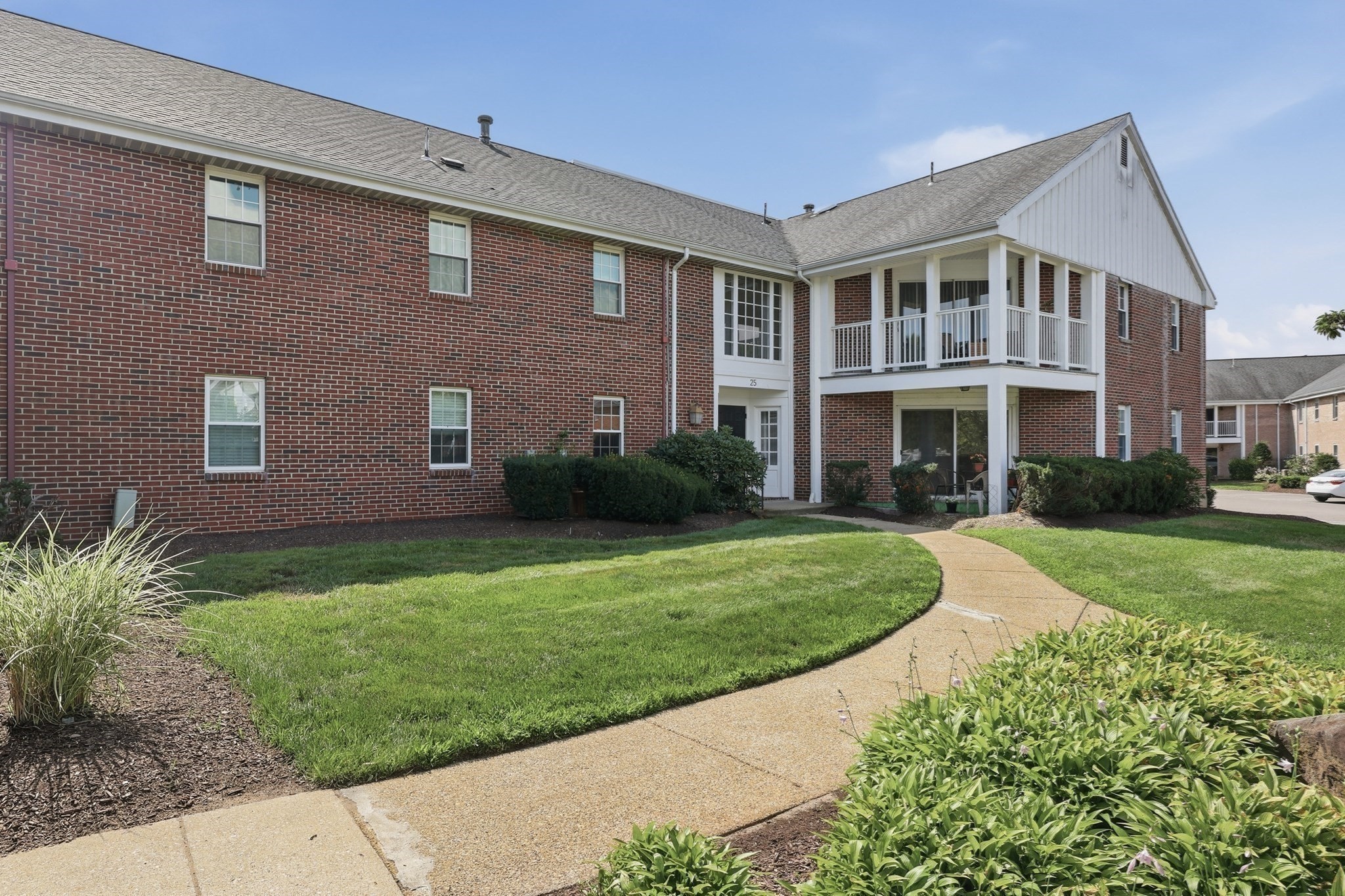 25 Jessica Dr # A Property Photo 1