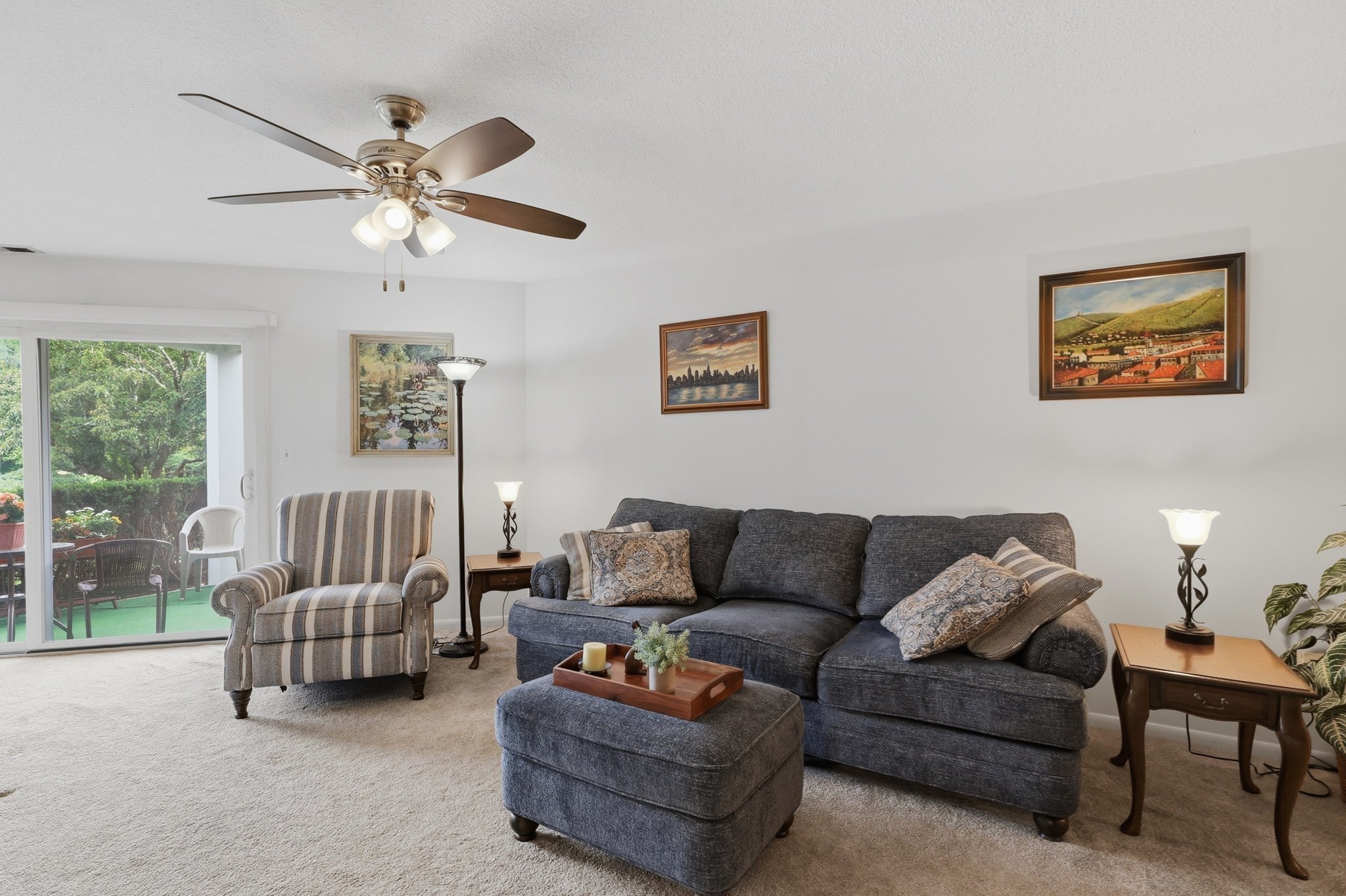 25 Jessica Dr # A Property Photo 6