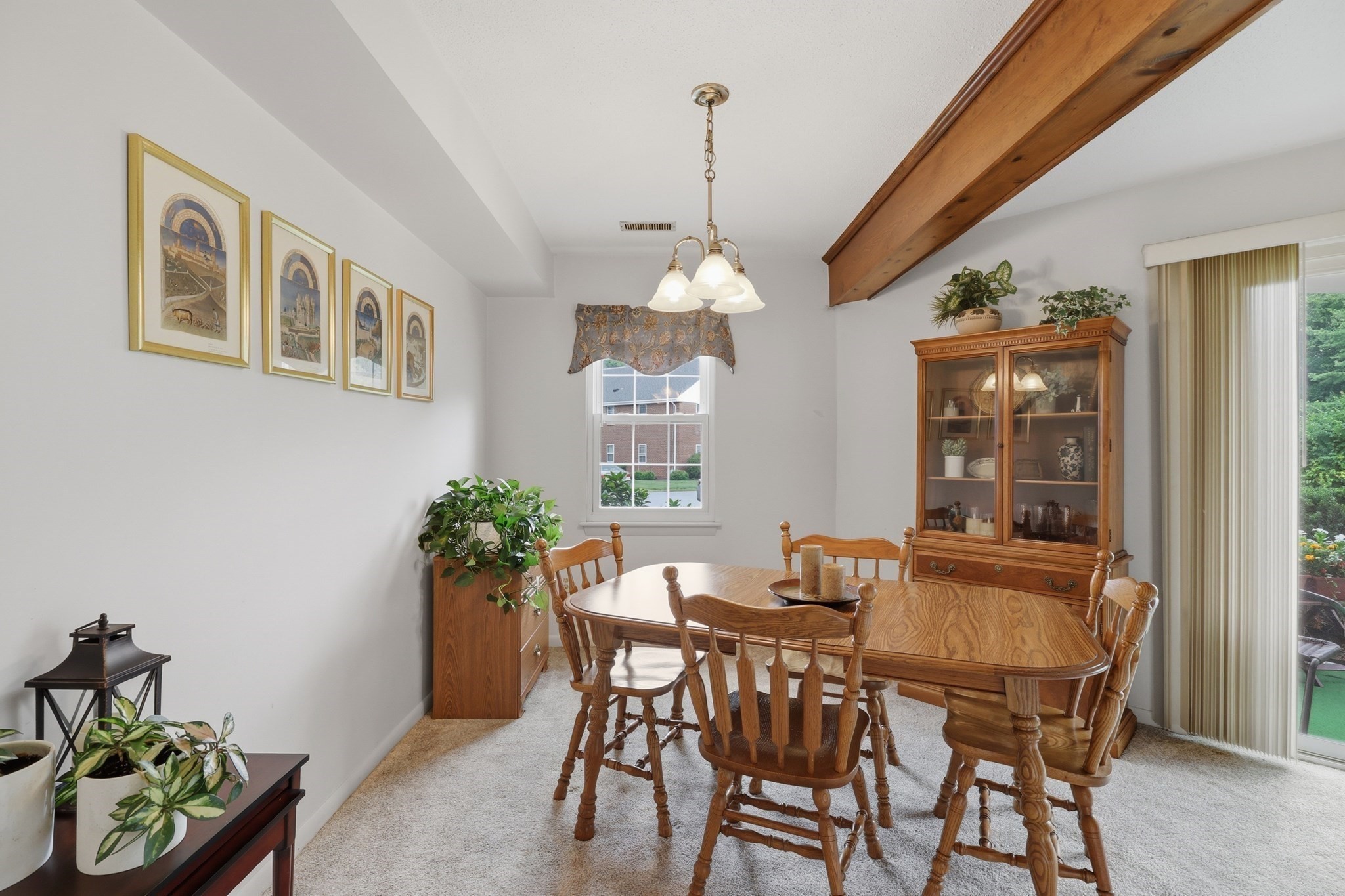 25 Jessica Dr # A Property Photo 10