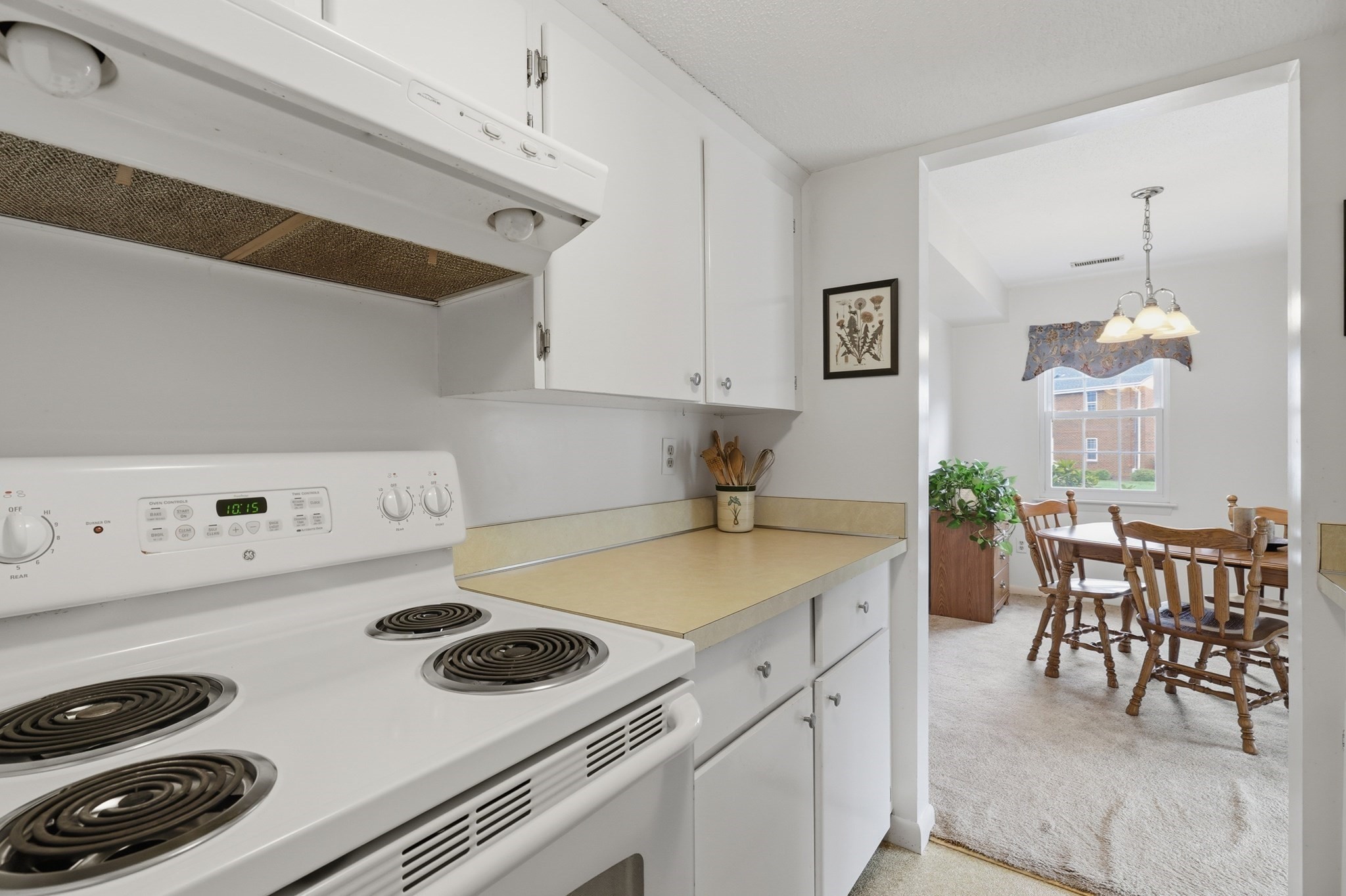 25 Jessica Dr # A Property Photo 14