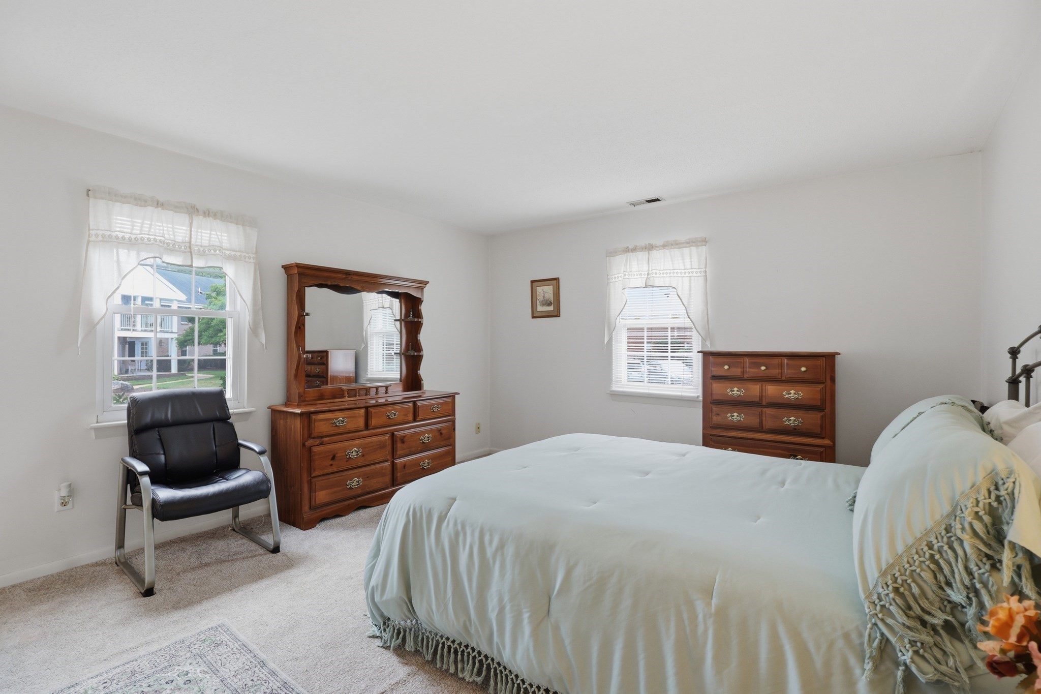 25 Jessica Dr # A Property Photo 15