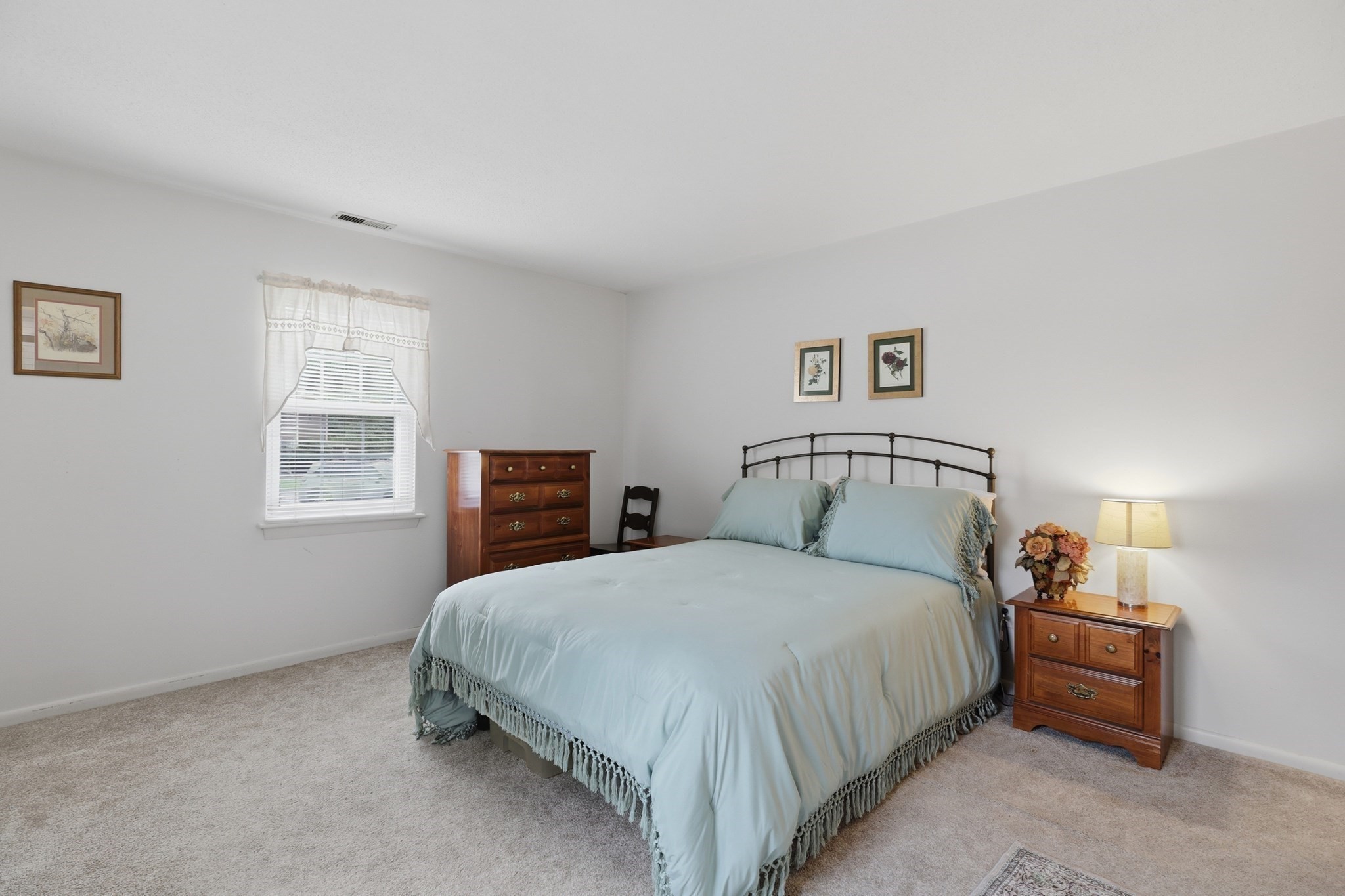 25 Jessica Dr # A Property Photo 16