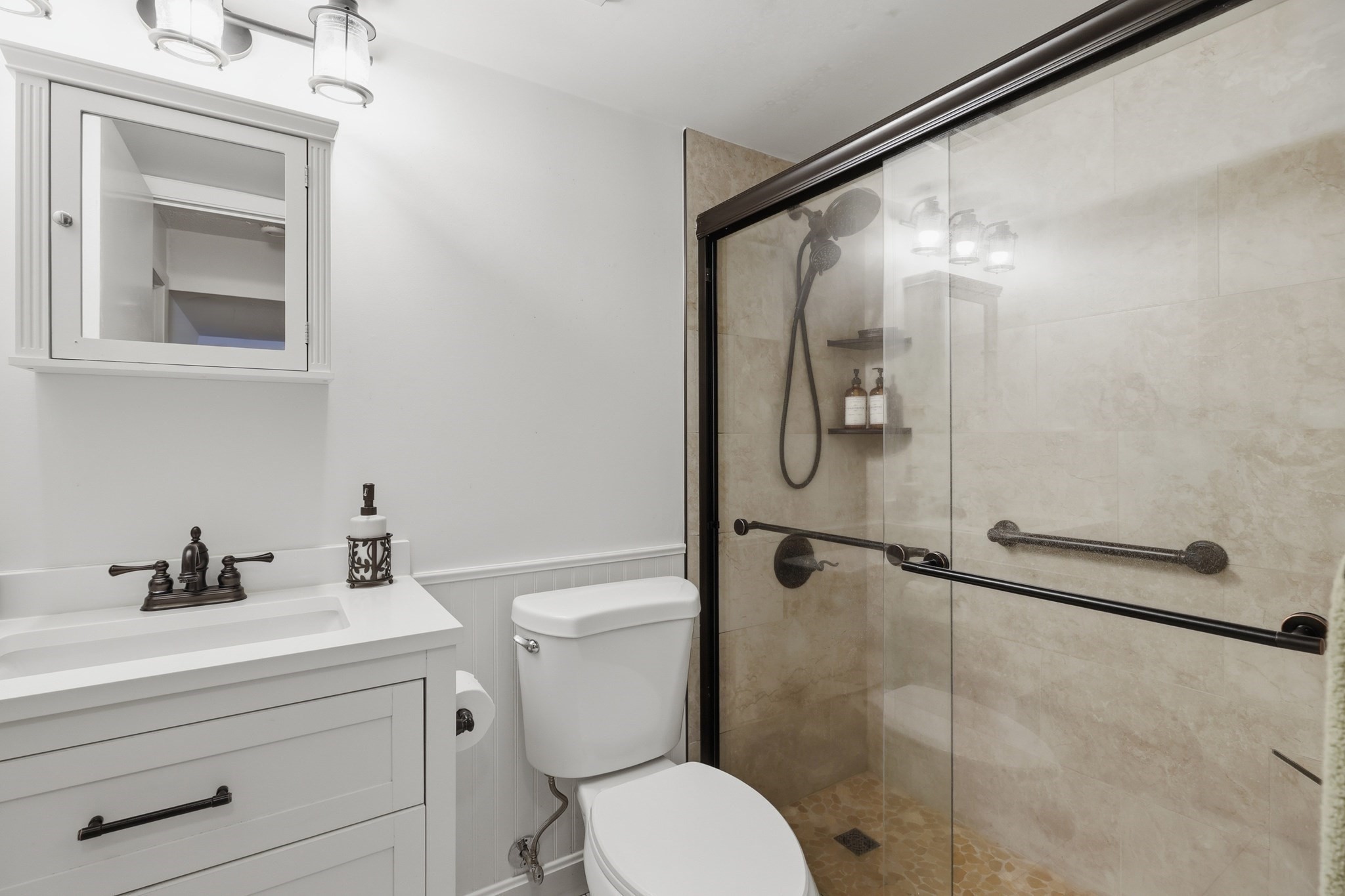 25 Jessica Dr # A Property Photo 22