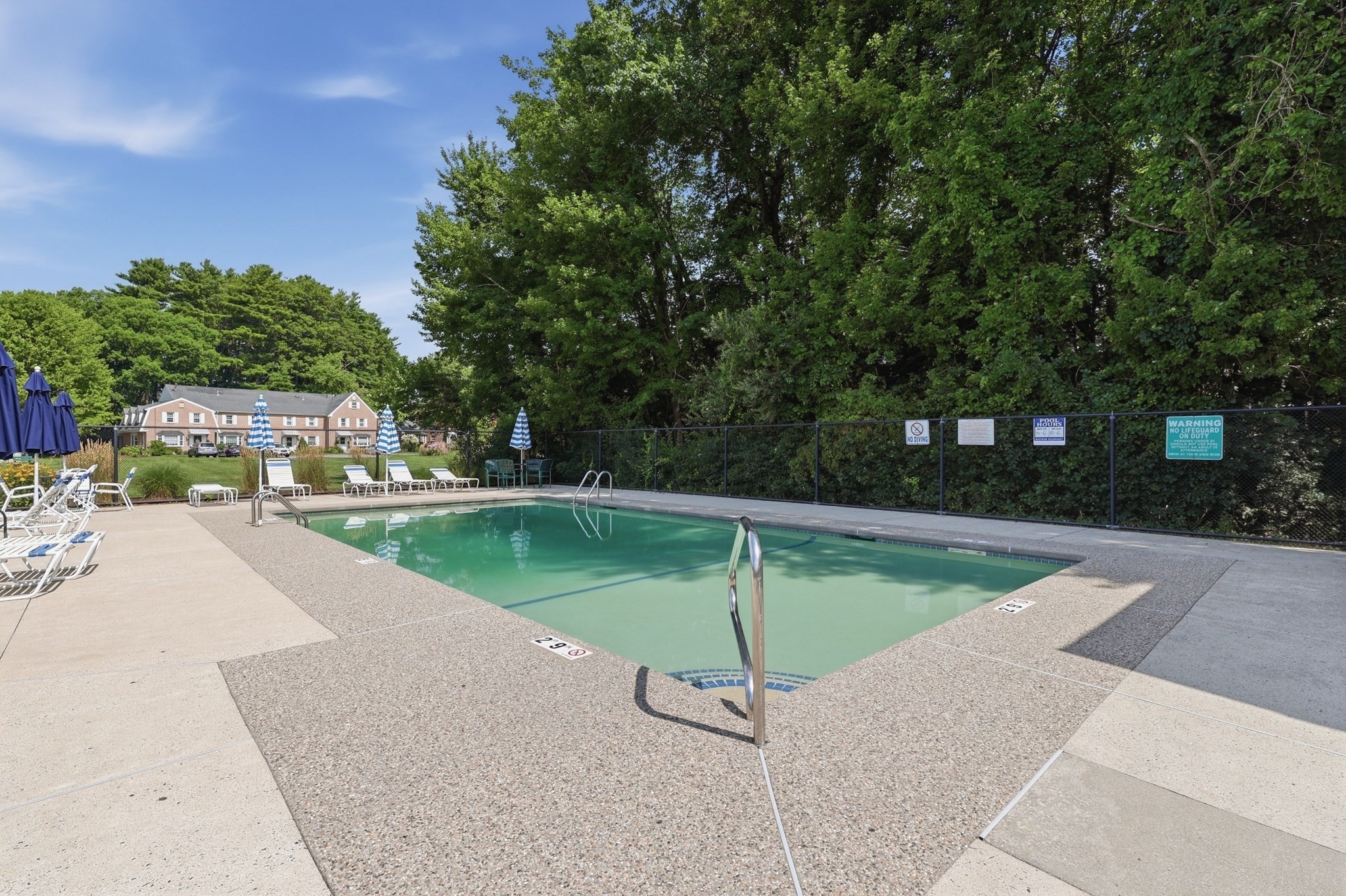 25 Jessica Dr # A Property Photo 23