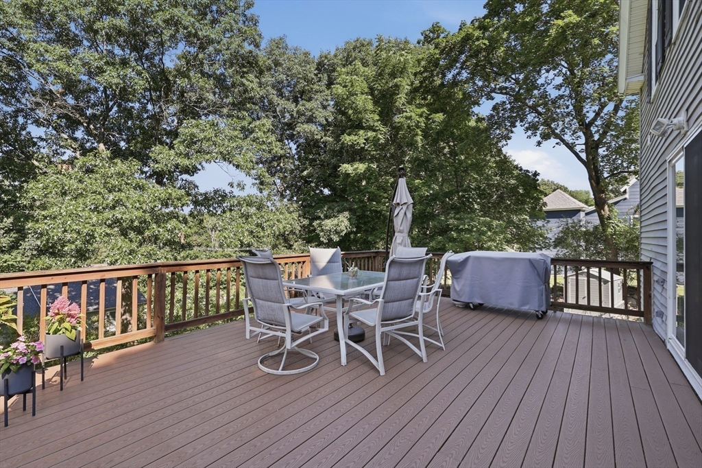 12 Elm Street Property Photo 27