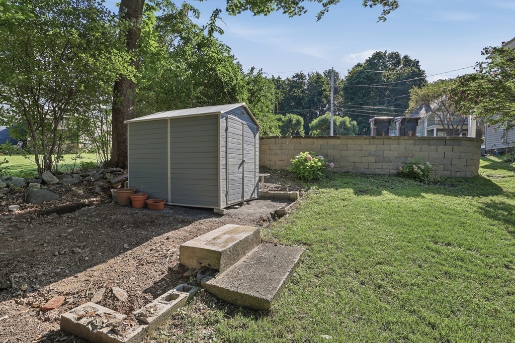 12 Elm Street Property Photo 32