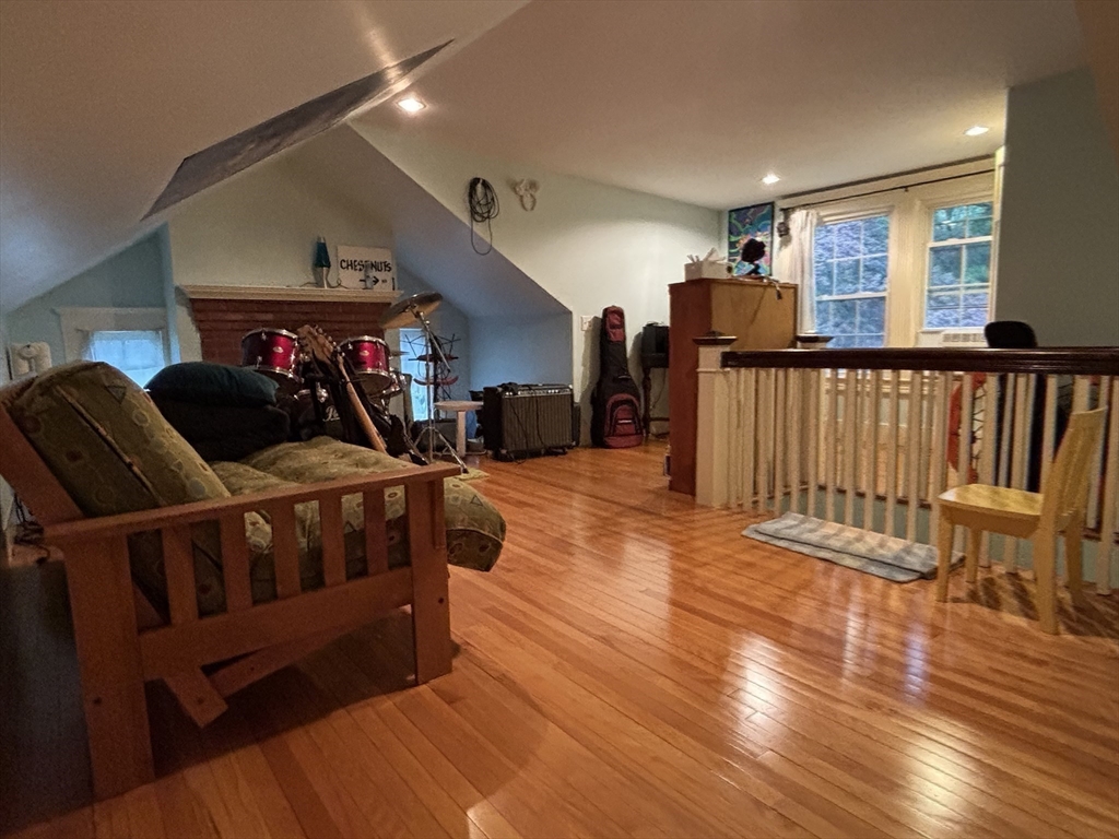 100 Dana Property Photo 35