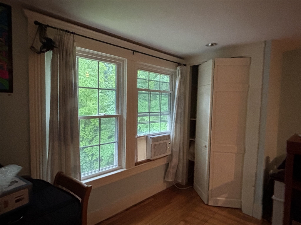 100 Dana Property Photo 37