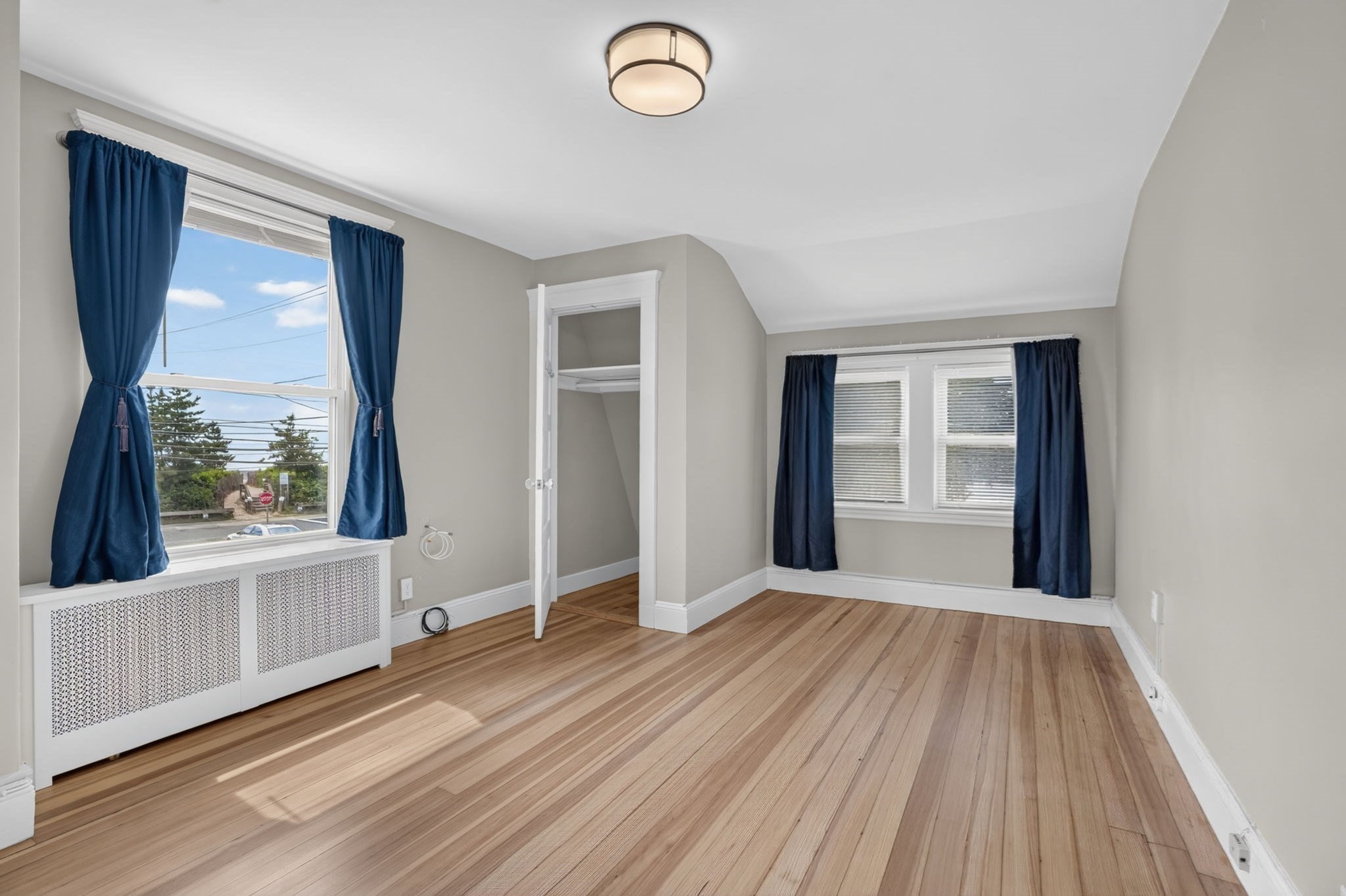 100 Whitin Ave Property Photo 17