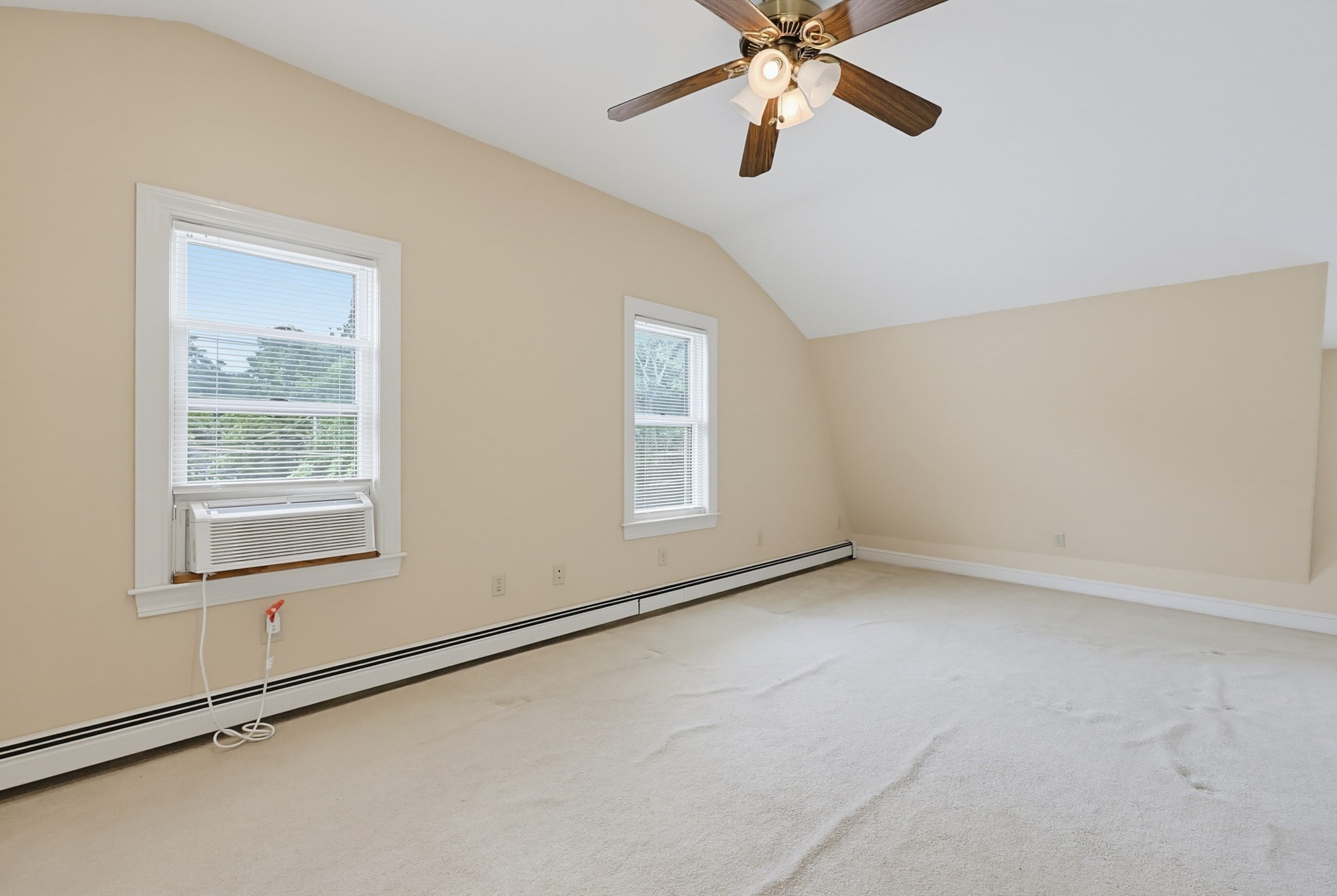 404 Park St Property Photo 18