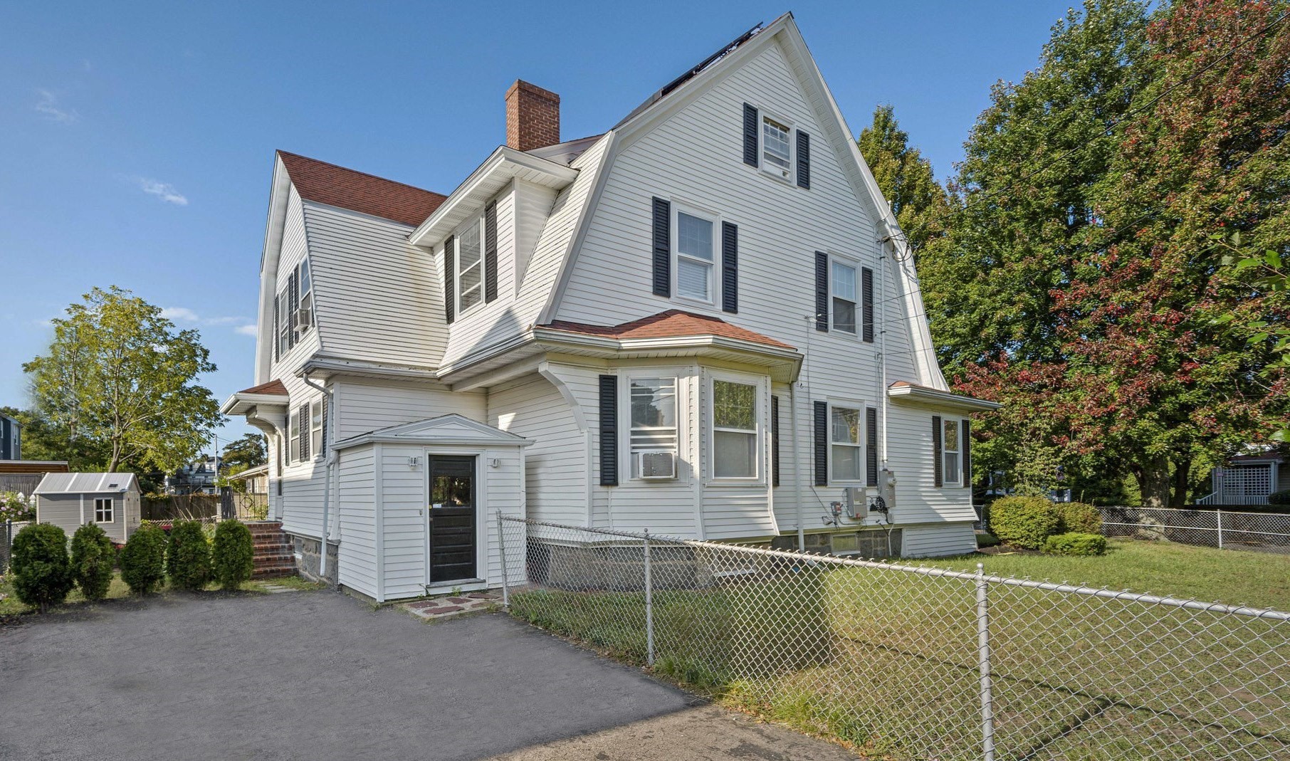 91 Elm St Property Photo 1