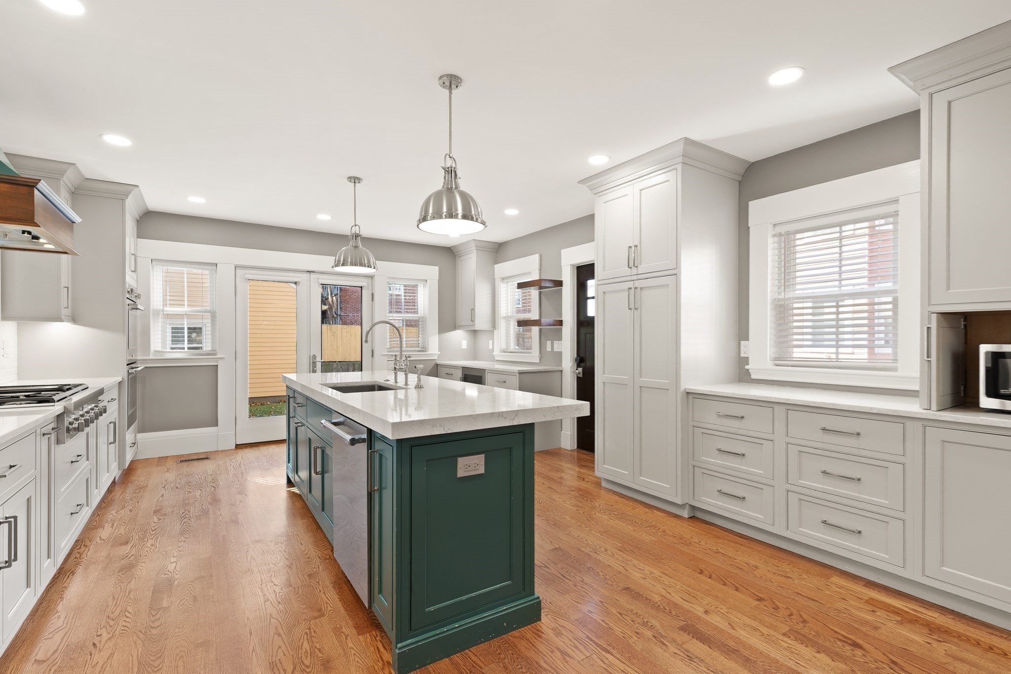 70 School St Property Photo 5