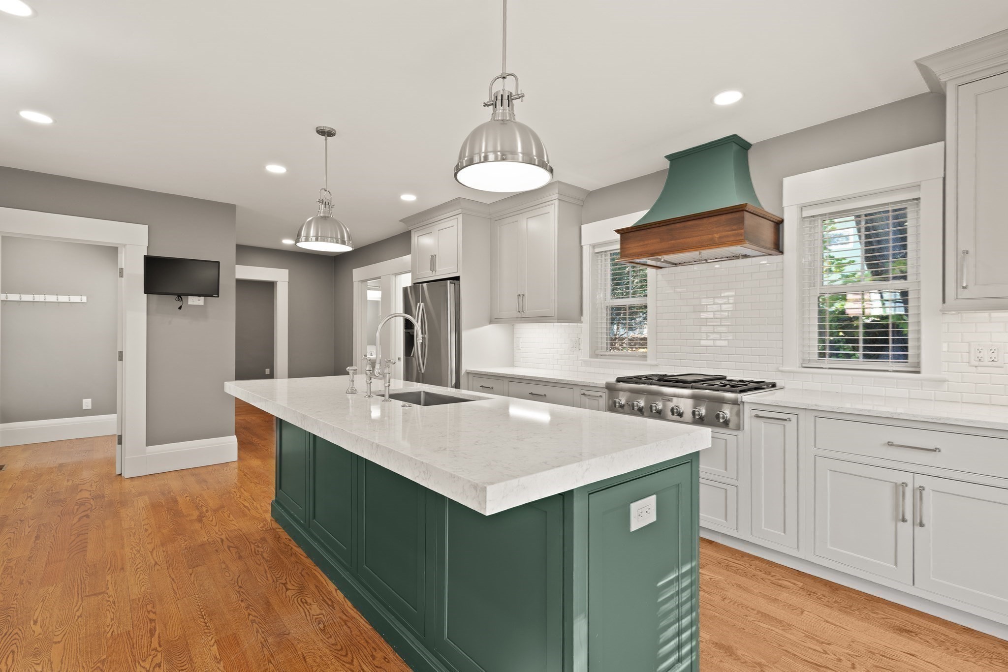 70 School St Property Photo 7