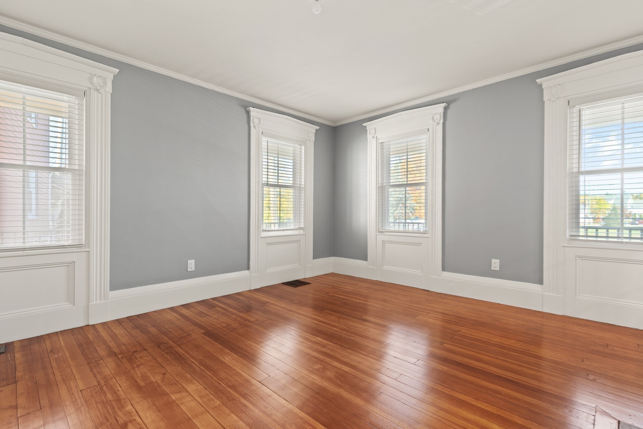 70 School St Property Photo 10