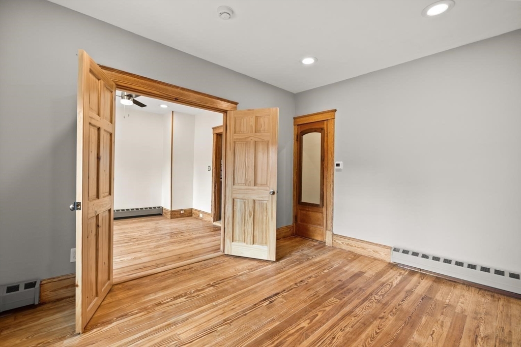 227 Dover St Property Photo 9