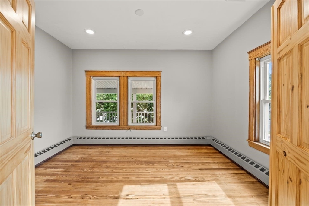 227 Dover St Property Photo 14